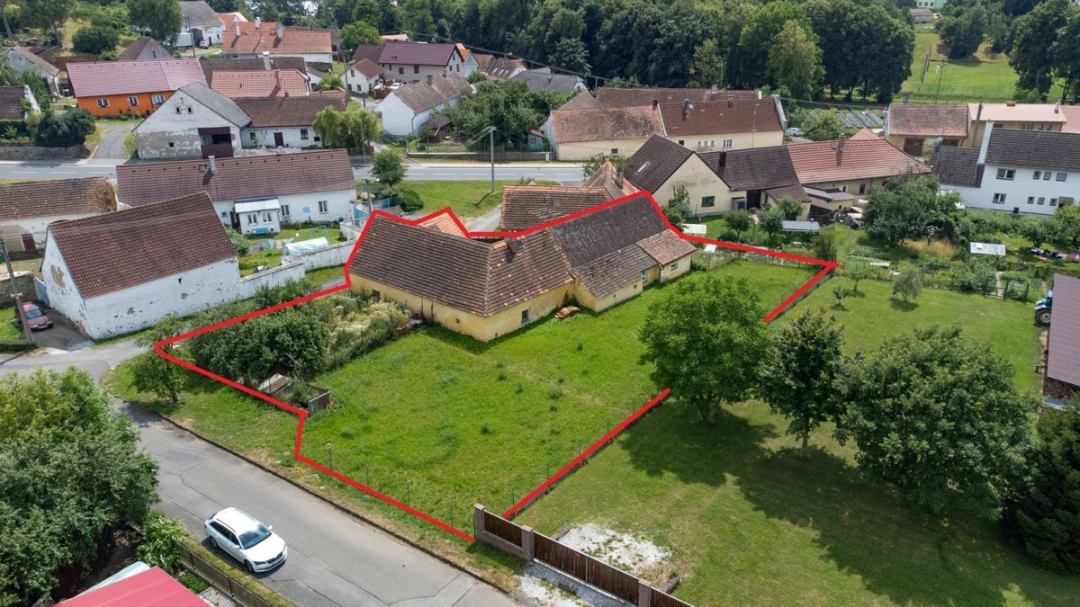 Photo 1 - House for sale · Family house · 290 m² · 3 rooms