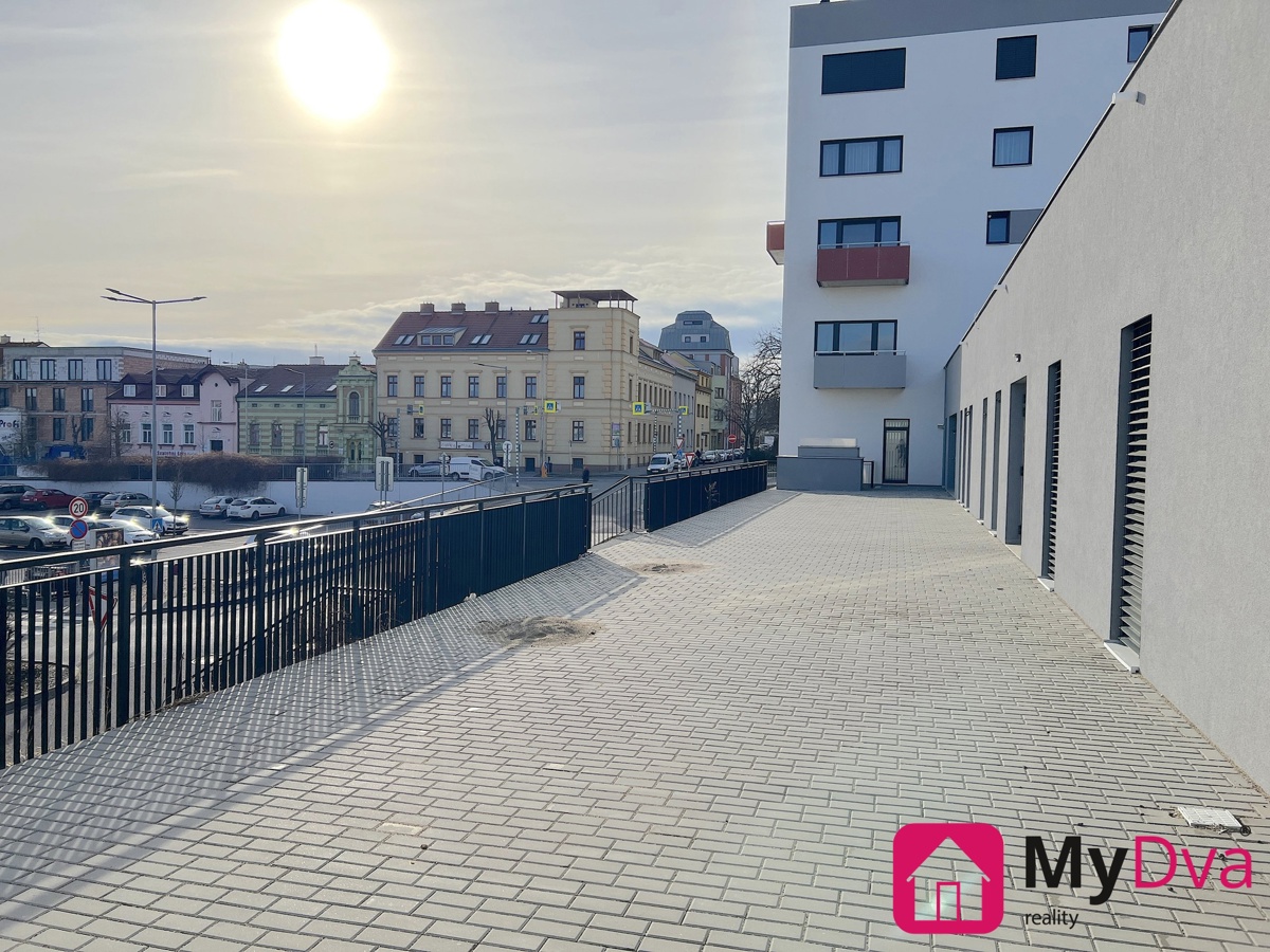 Fotografie 2 - Pronájem komerční nemovitosti · Obchodní prostor · 216 m²