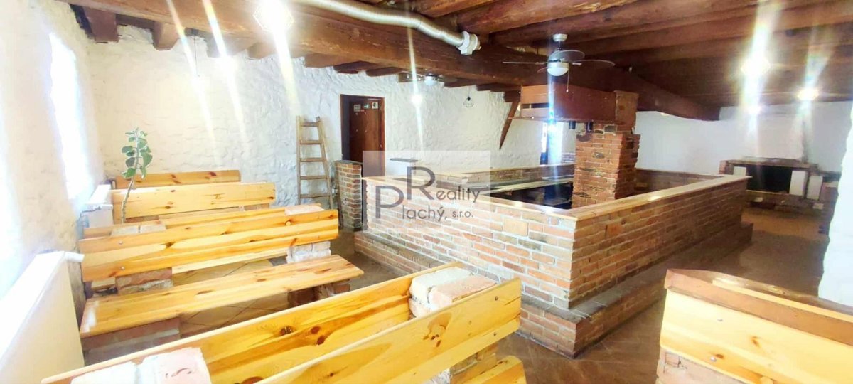 Fotografie 4 - Pronájem komerční nemovitosti · 300 m²