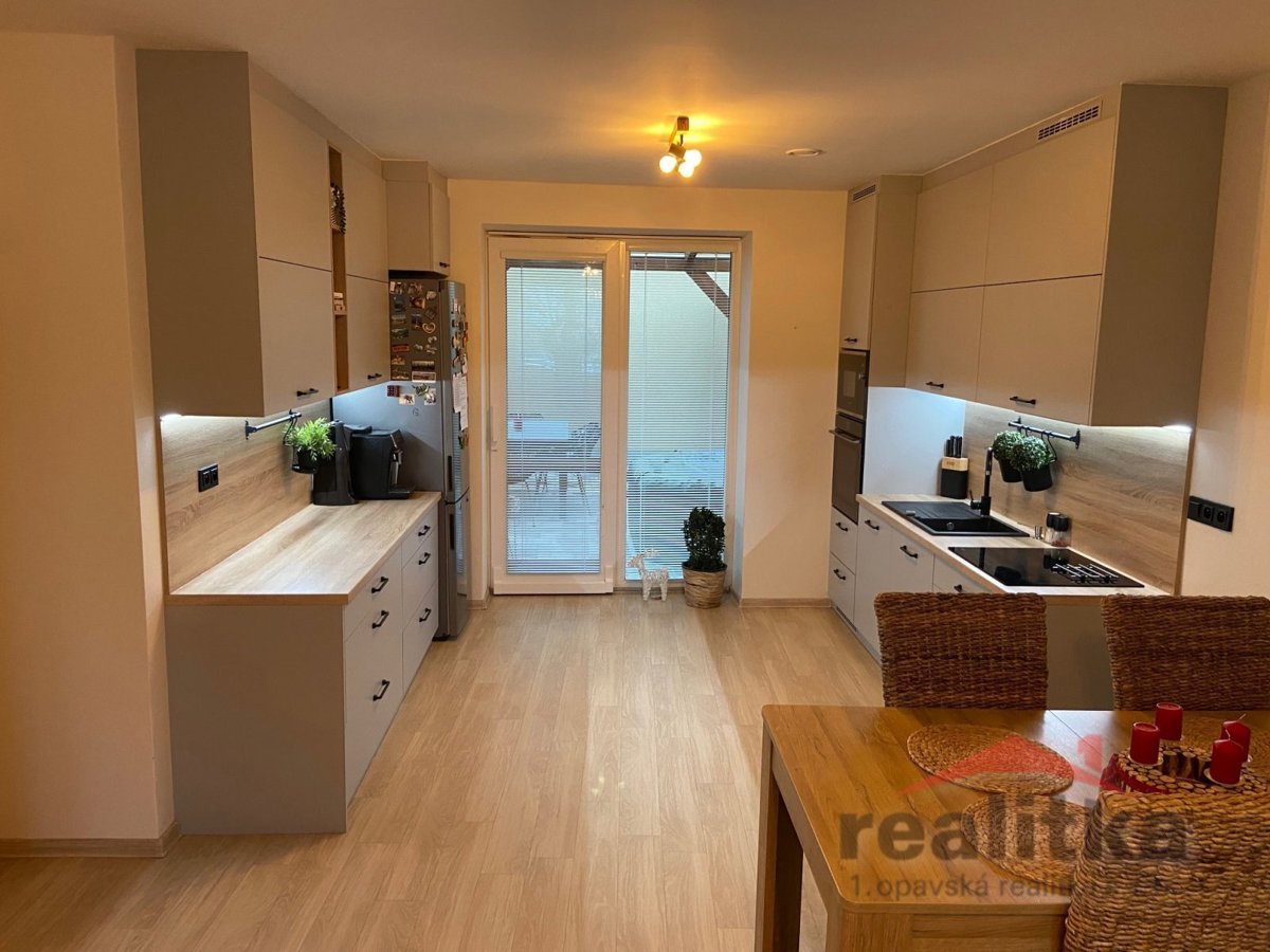Фото 1 - Продажа дома · Семейный дом · 98 m² · 4 комнаты