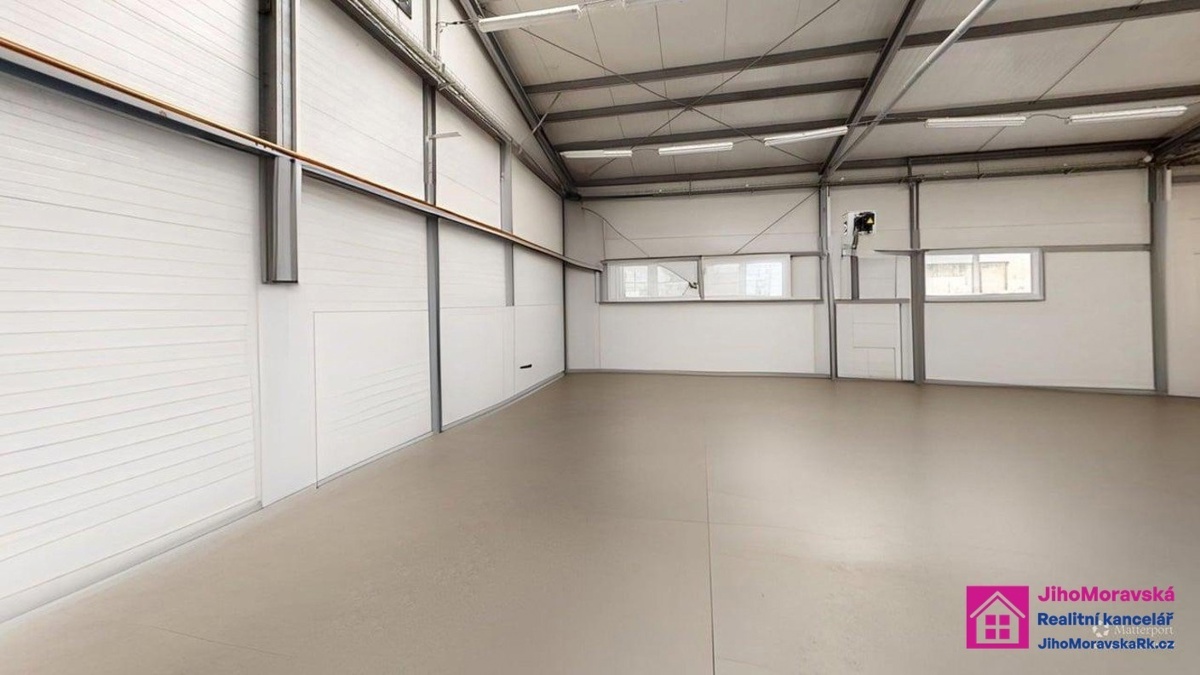 Photo 1 - Commercial property for rent · Warehouse · 200 m²