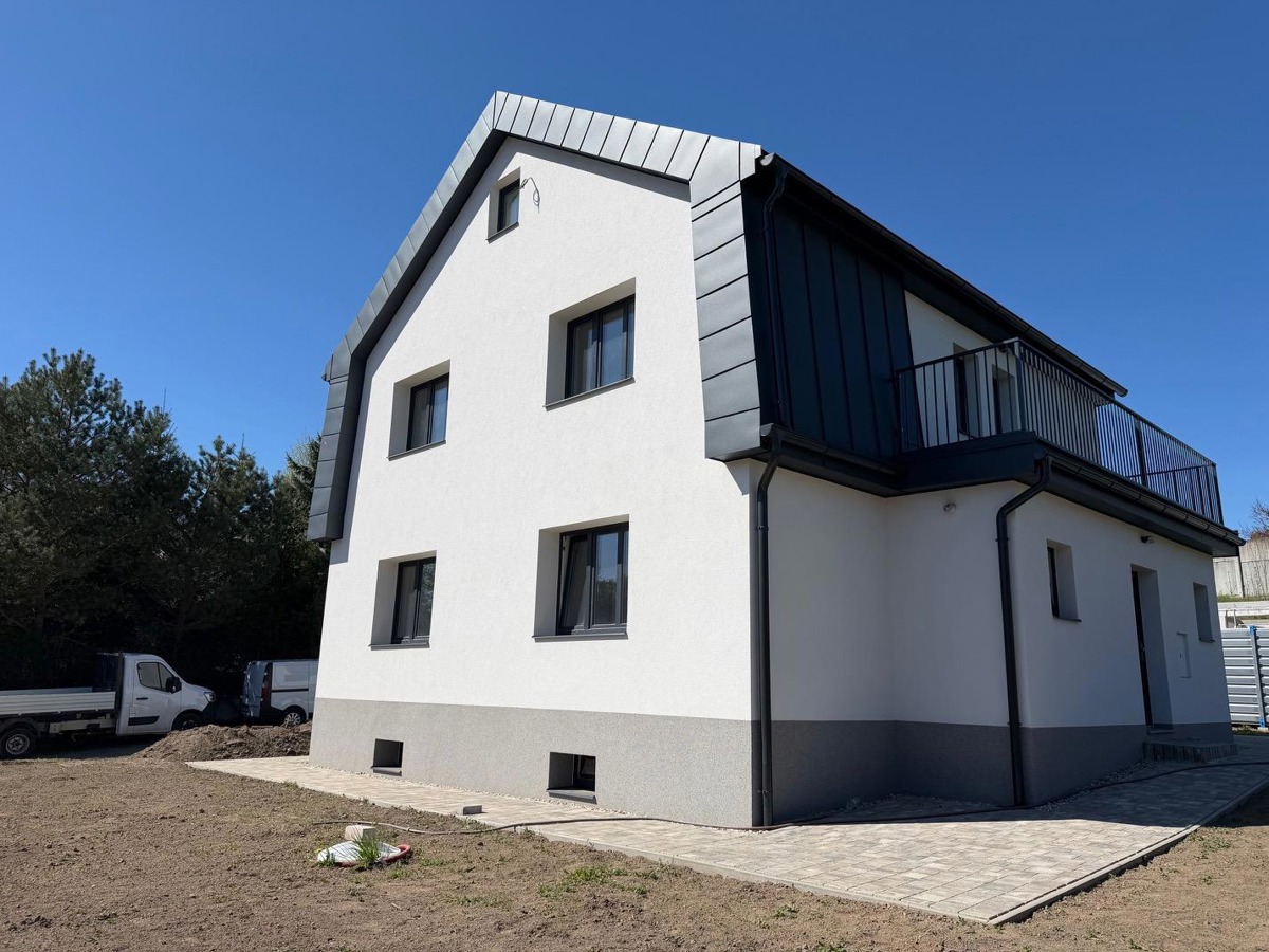 Фото 1 - Продаж будинку · Сімейний будинок · 230 m² · 5 кімнат