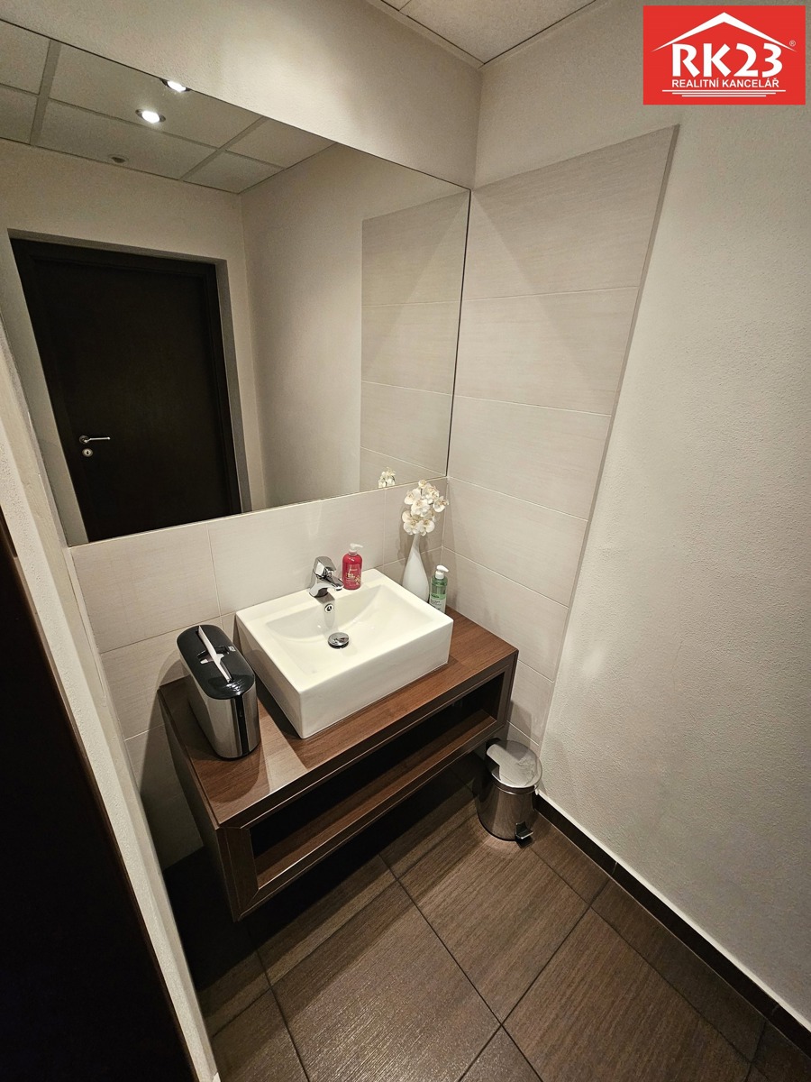 Photo 3 - Commercial property for rent · Beauty salon · 40 m²