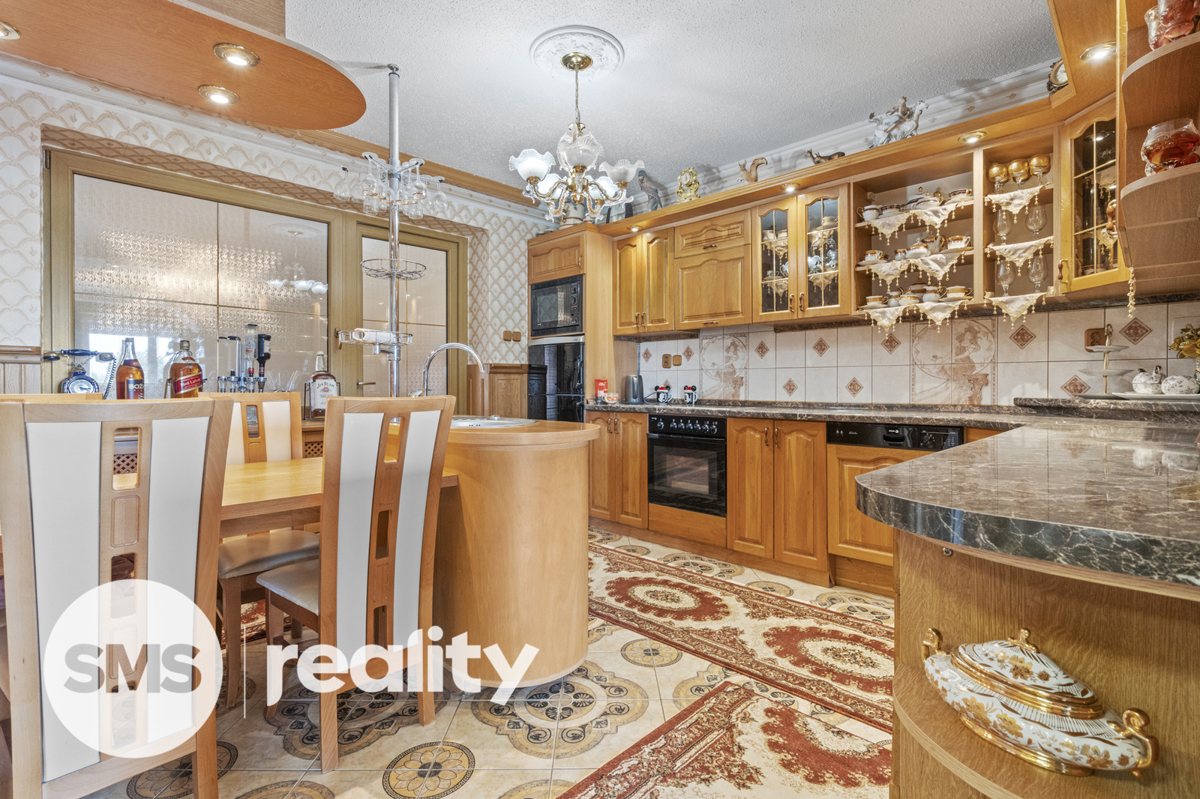 Фото 3 - Продажа дома · Семейный дом · 220 m²