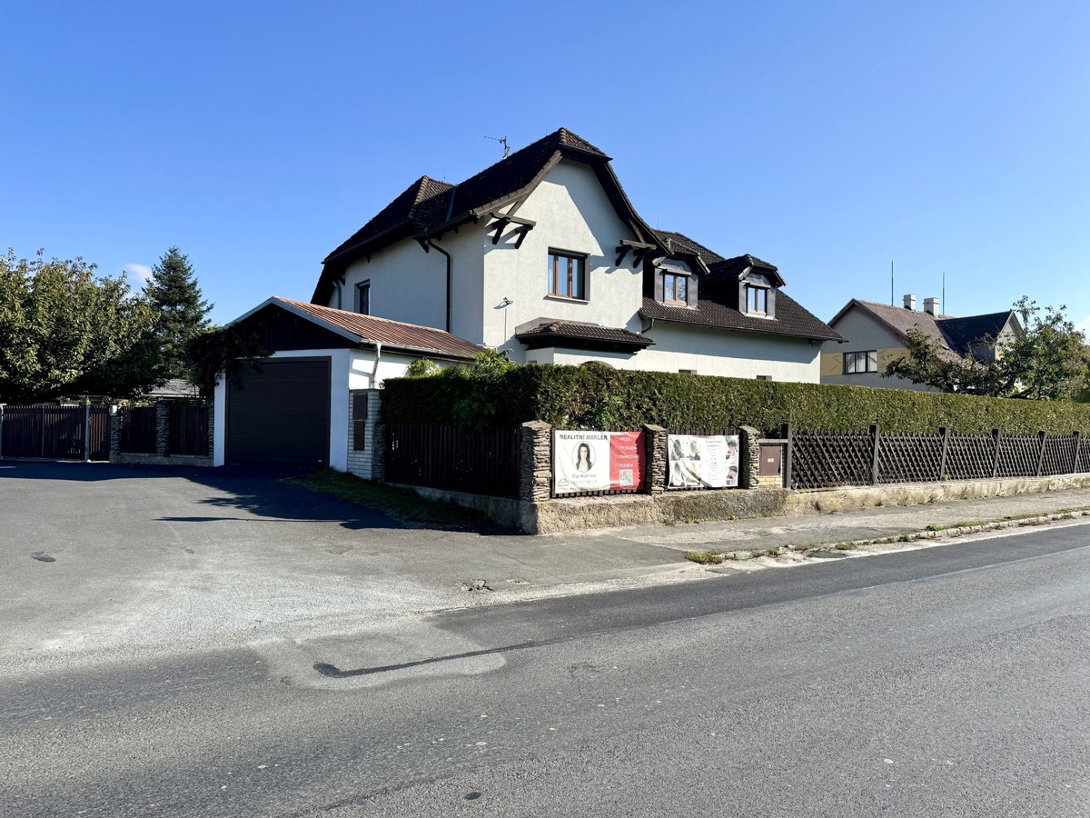 Фото 1 - Продаж будинку · Сімейний будинок · 414 m² · 5 кімнат
