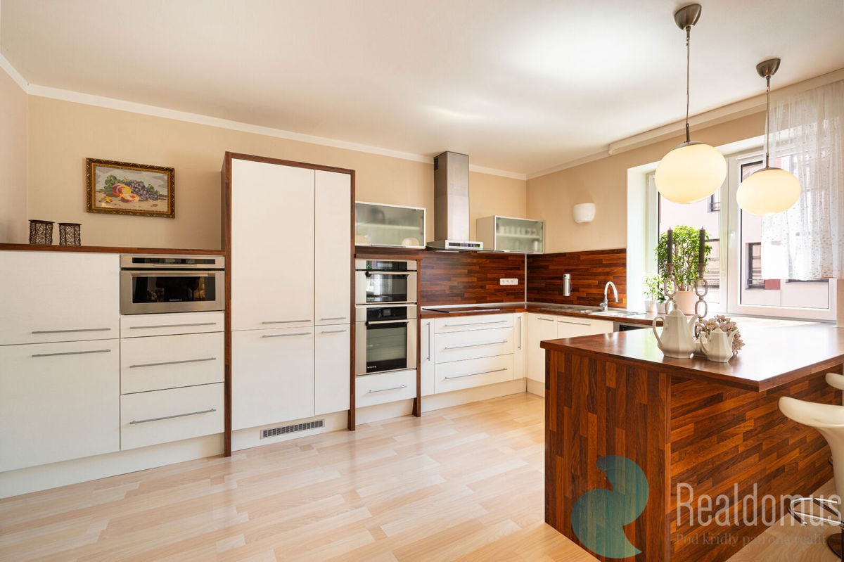 Fotografie 2 - Prodej domu · Vila · 290 m²