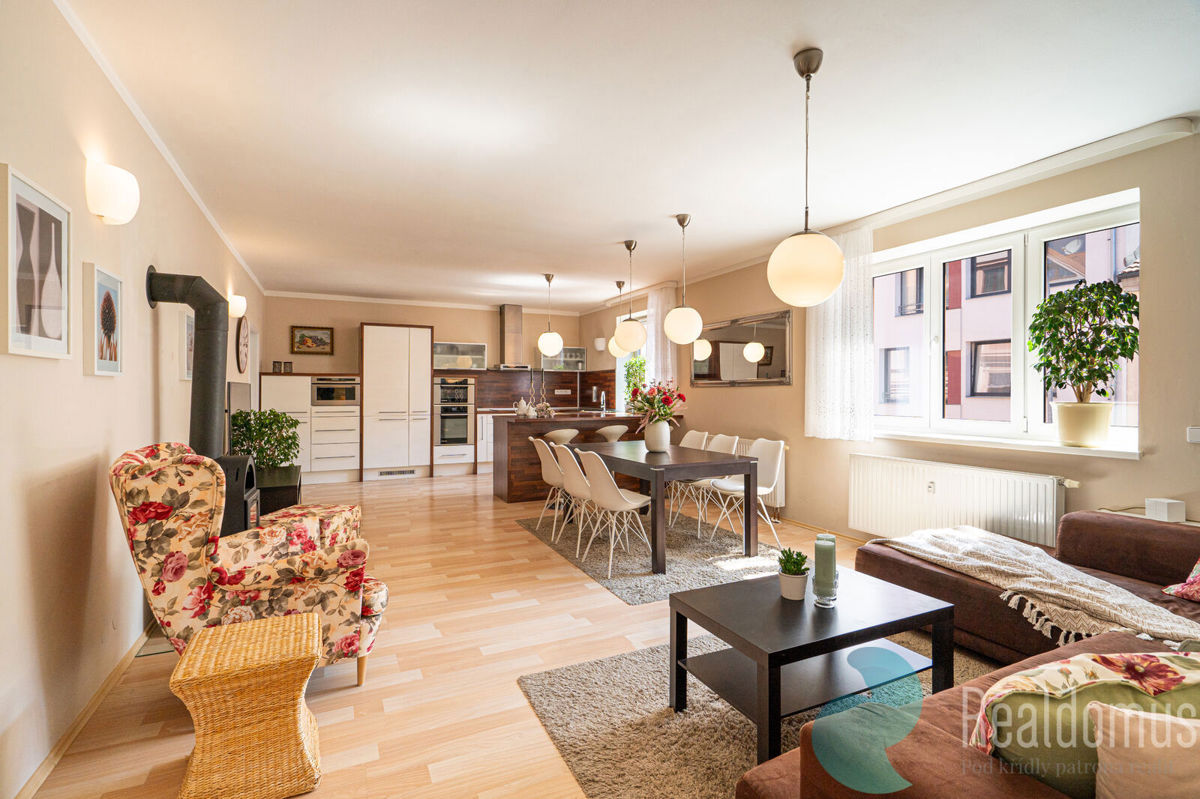 Fotografie 1 - Prodej domu · Vila · 290 m²