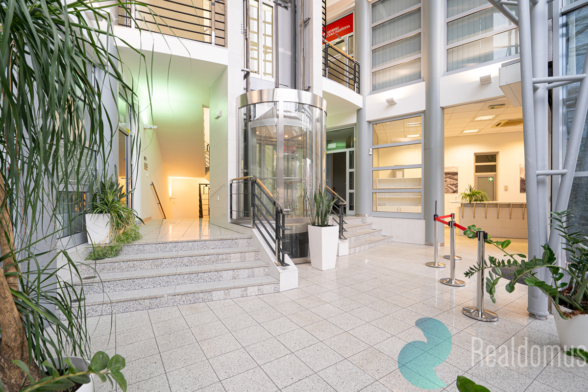 Photo 2 - Commercial property for rent · Office · 844 m²