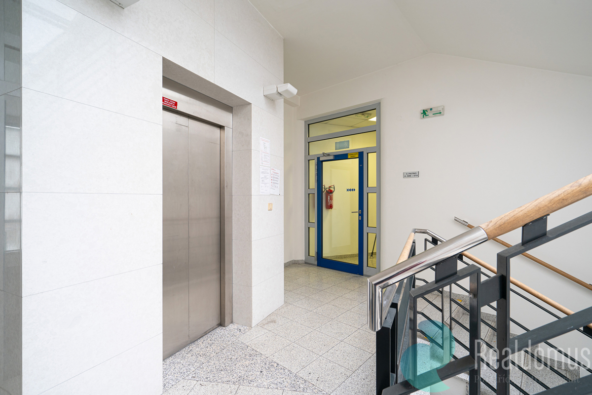 Fotografie 4 - Pronájem komerční nemovitosti · Kancelář · 378 m²