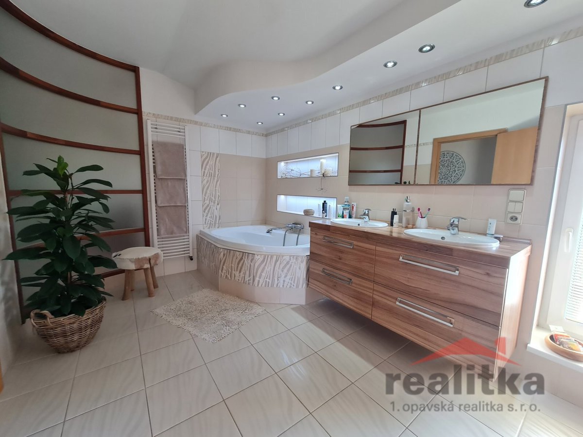 Фото 4 - Продажа дома · Семейный дом · 334 m² · 5 комнат