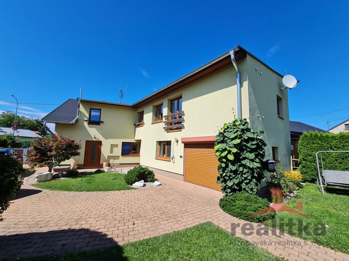 Фото 1 - Продажа дома · Семейный дом · 334 m² · 5 комнат