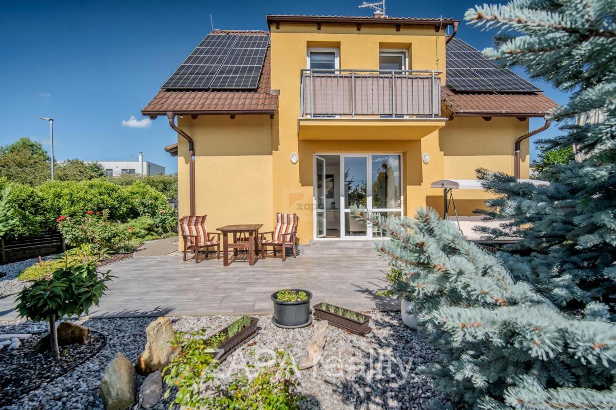 Фото 3 - Продаж будинку · Сімейний будинок · 254 m²
