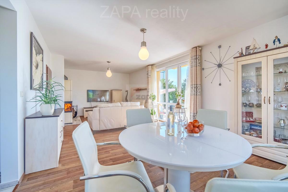 Фото 2 - Продаж будинку · Сімейний будинок · 254 m²