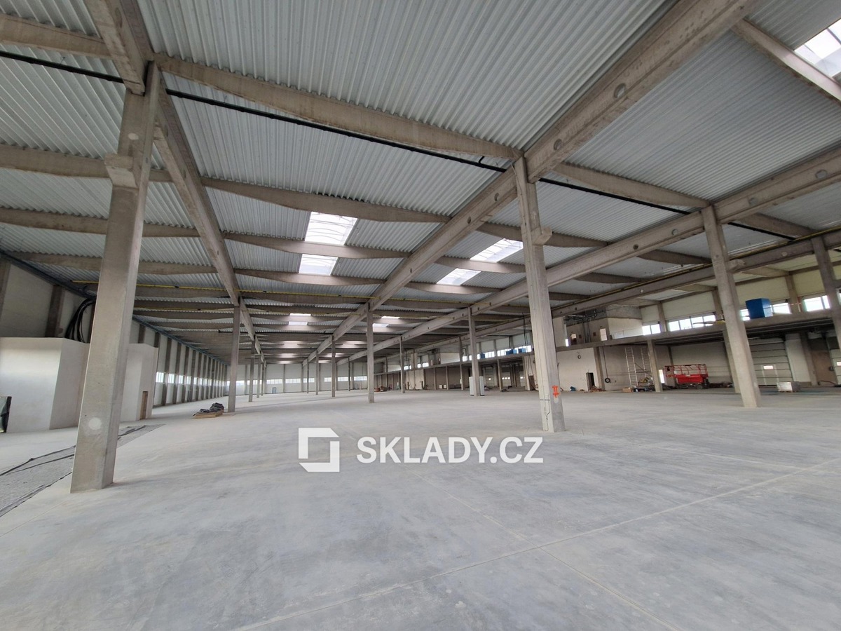 Photo 2 - Commercial property for rent · 5 100 m²