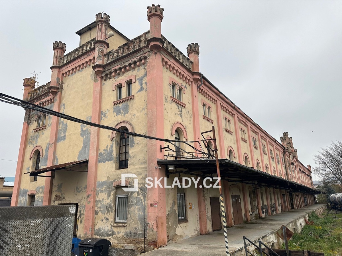 Photo 1 - Commercial property for rent · Warehouse · 300 m²