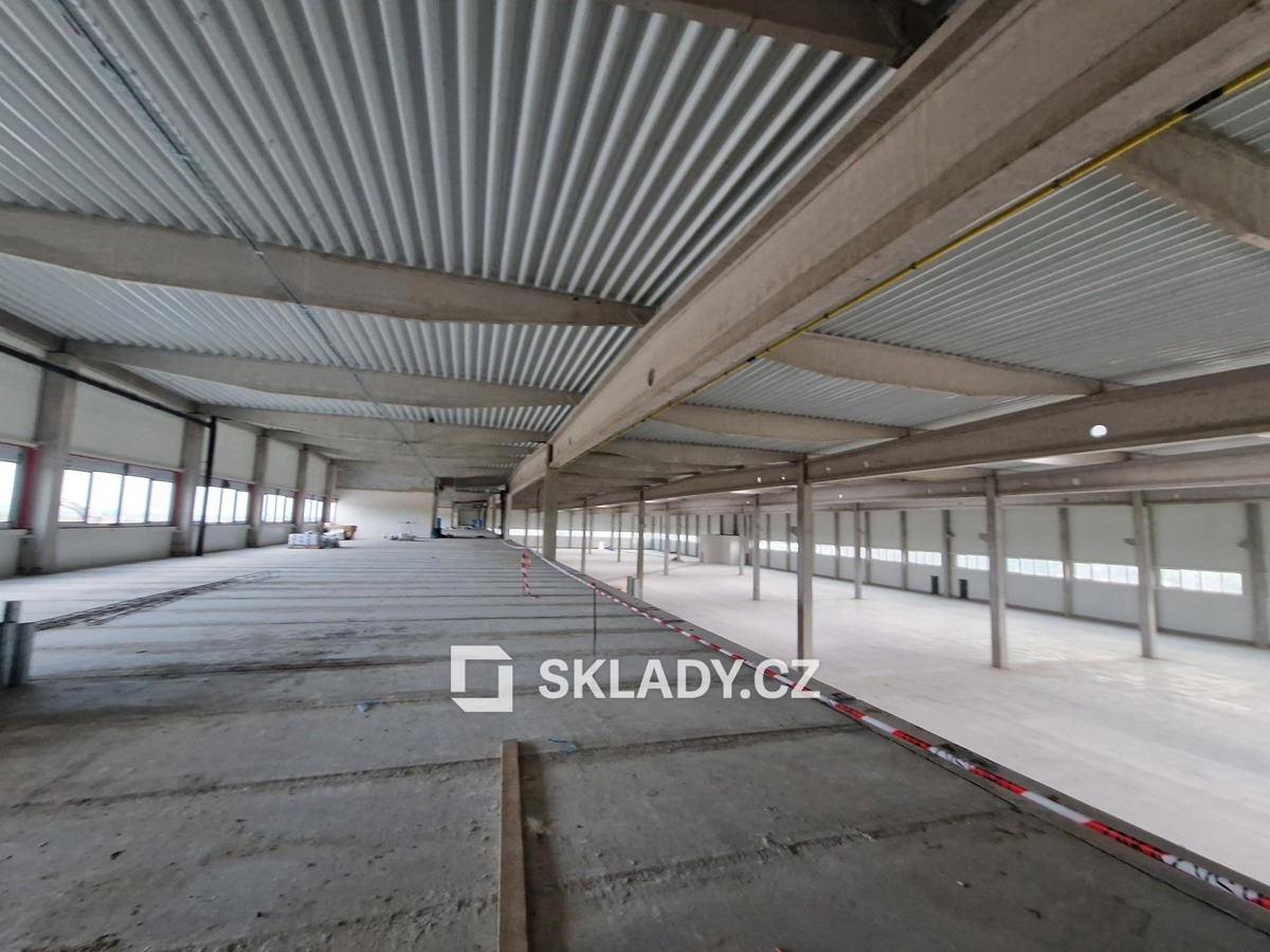 Photo 1 - Commercial property for rent · 1 700 m²