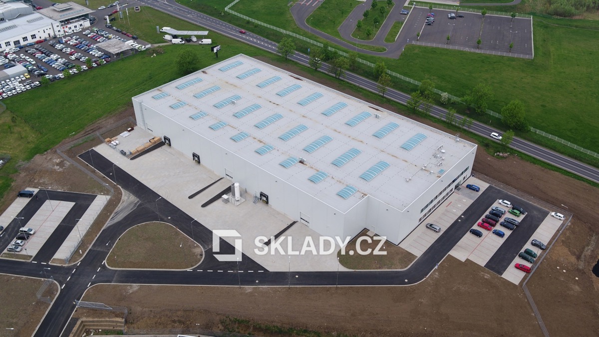 Photo 4 - Commercial property for rent · Warehouse · 3 300 m²