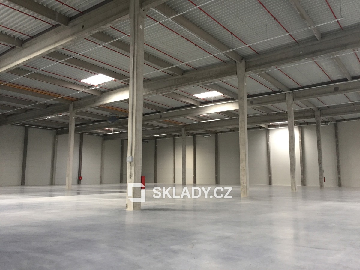 Photo 1 - Commercial property for rent · Warehouse · 13 104 m²