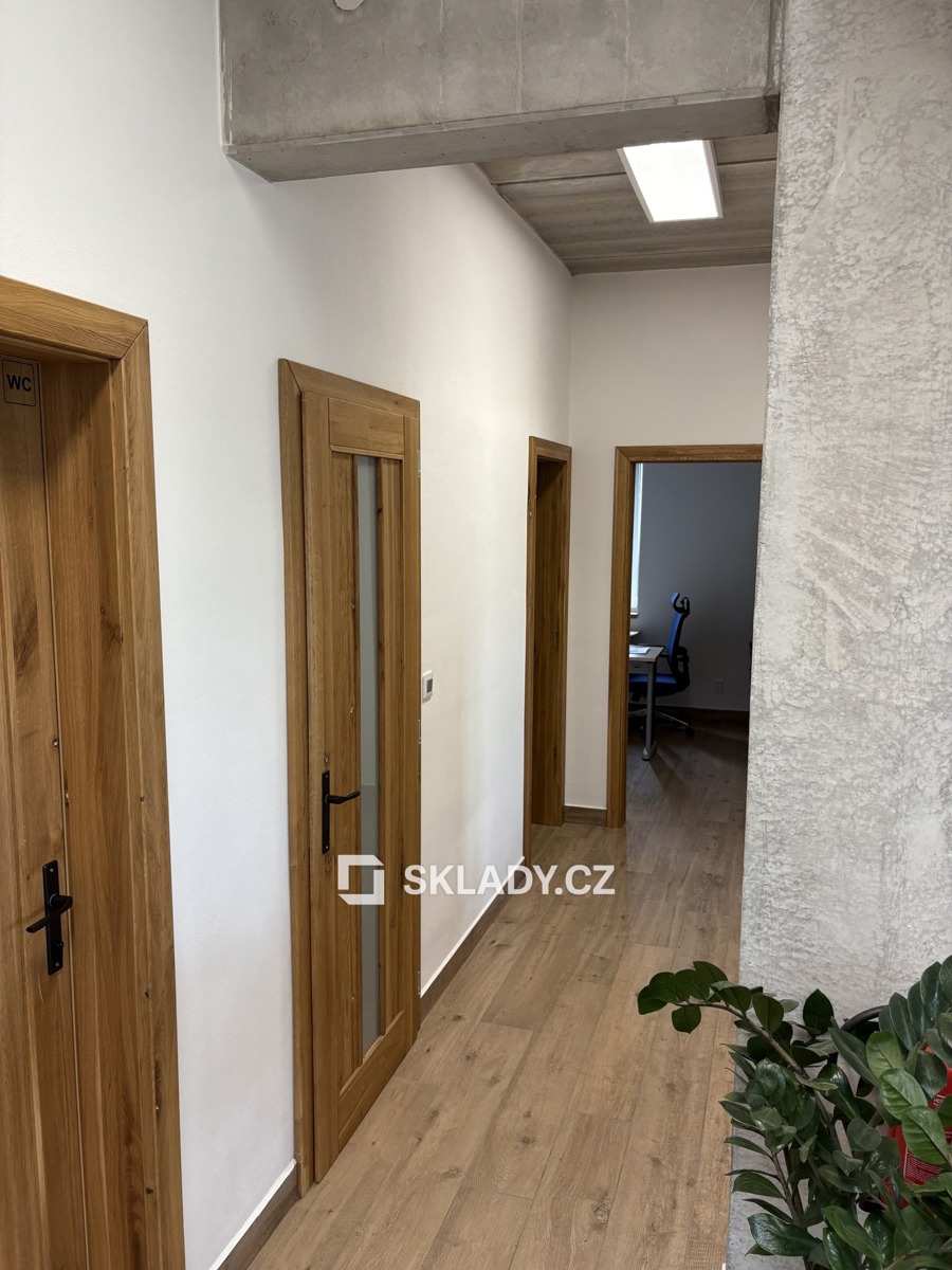 Фото 3 - Оренда комерційної нерухомості · Офіс · 1 000 m²