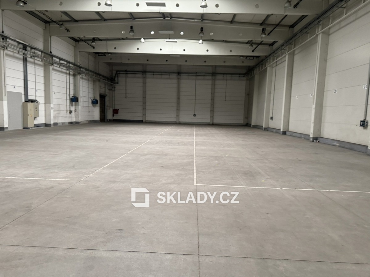 Photo 4 - Commercial property for rent · 14 500 m²