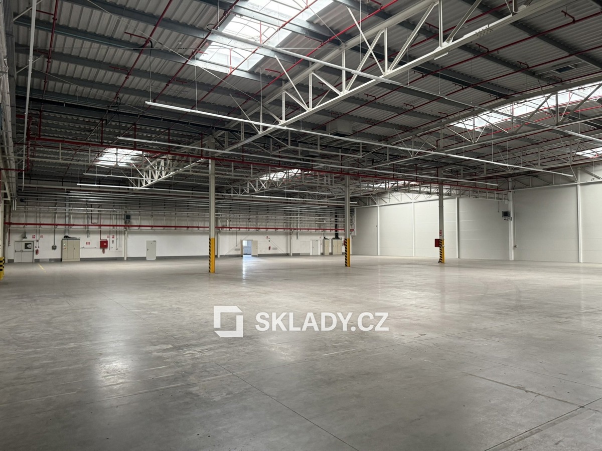Photo 3 - Commercial property for rent · 14 500 m²