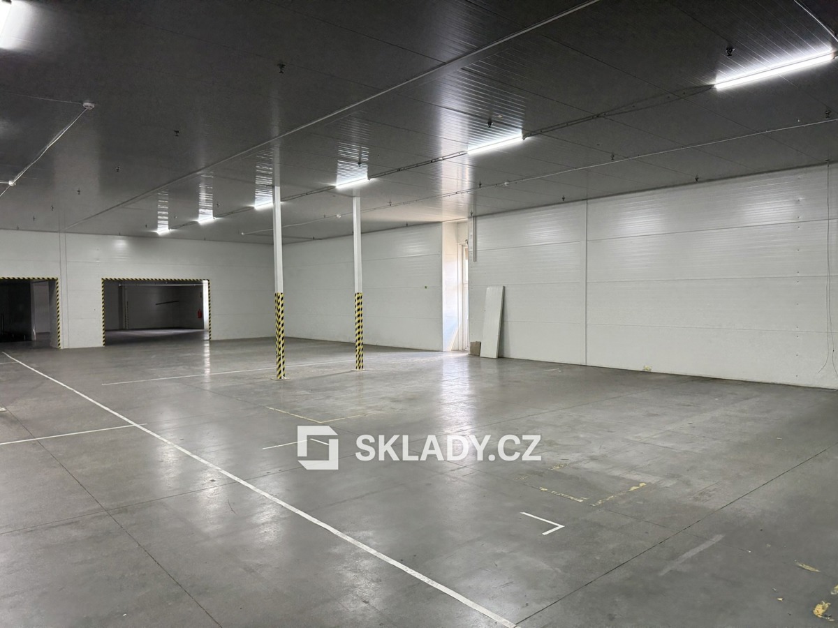 Photo 2 - Commercial property for rent · 14 500 m²