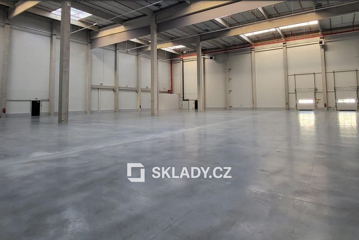 Photo 1 - Commercial property for rent · Manufacturing facility · 3 661 m²