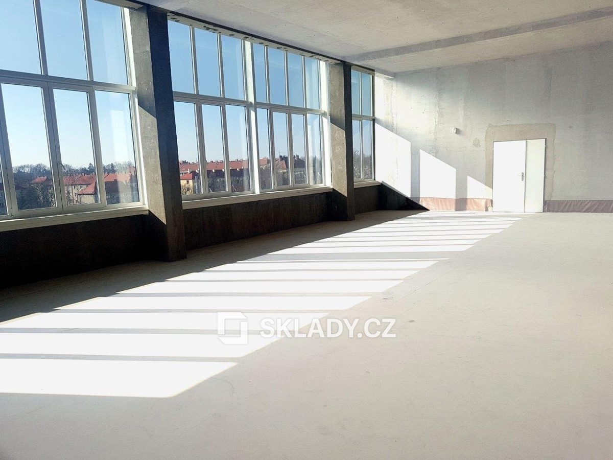 Photo 3 - Commercial property for rent · 300 m²