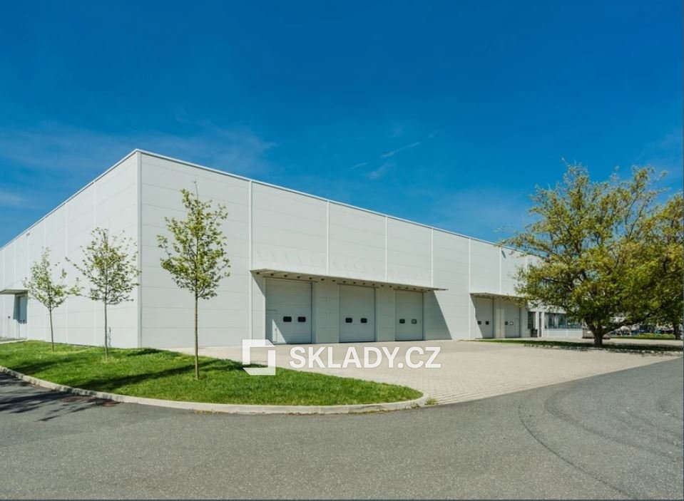 Photo 2 - Commercial property for rent · Warehouse · 10 000 m²