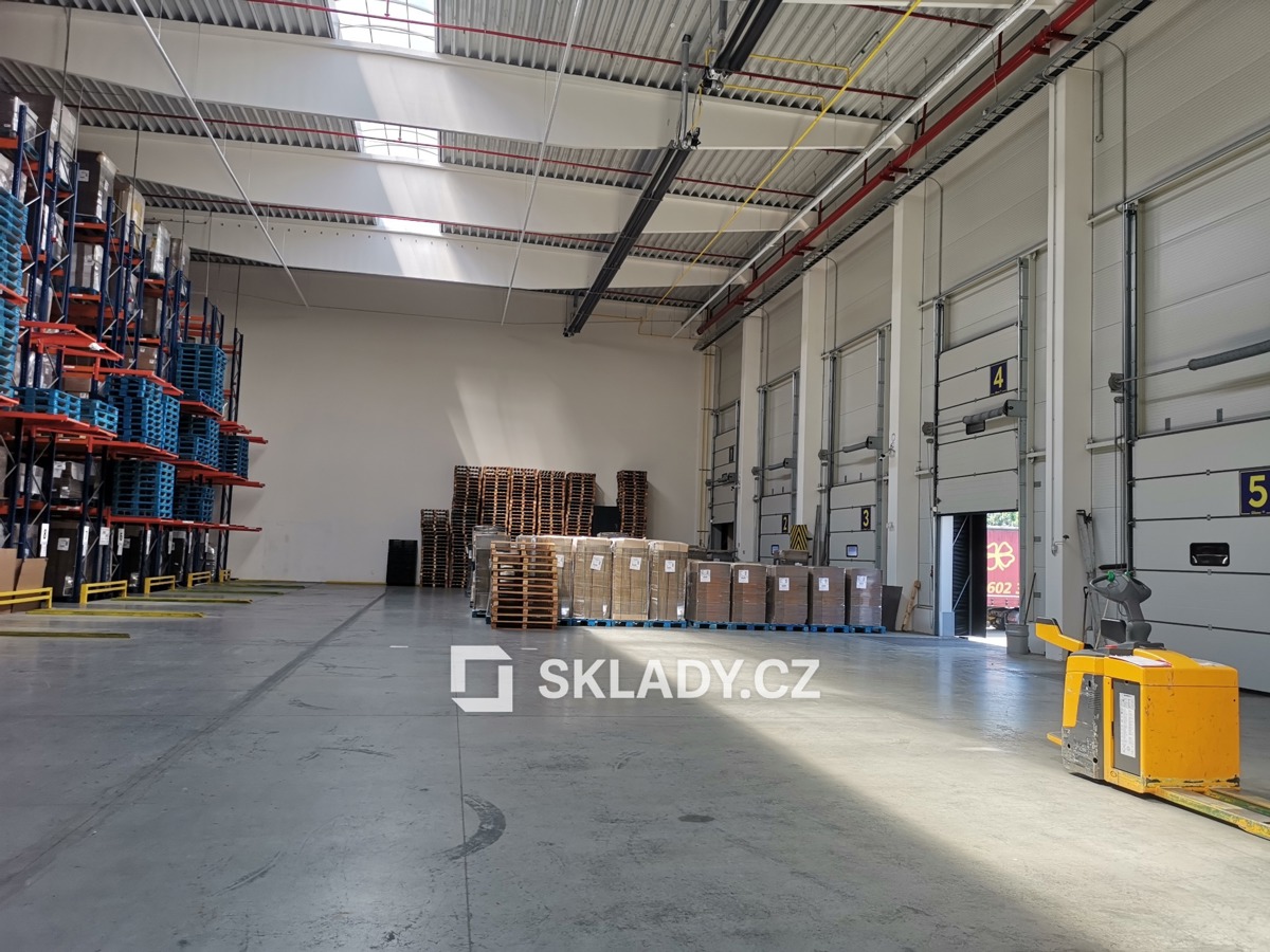 Fotografie 1 - Pronájem komerční nemovitosti · Sklad · 2 000 m²