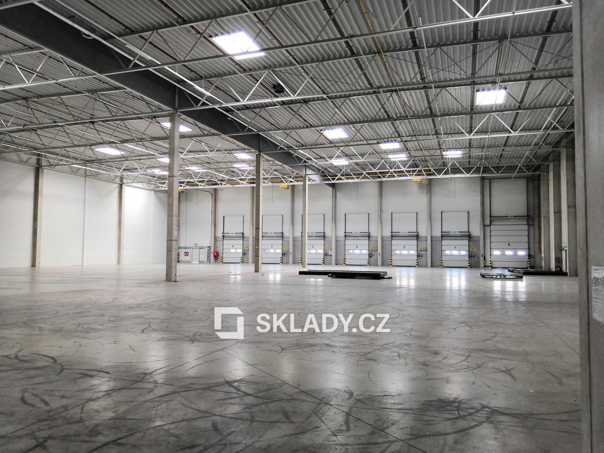 Photo 4 - Commercial property for rent · Warehouse · 9 330 m²