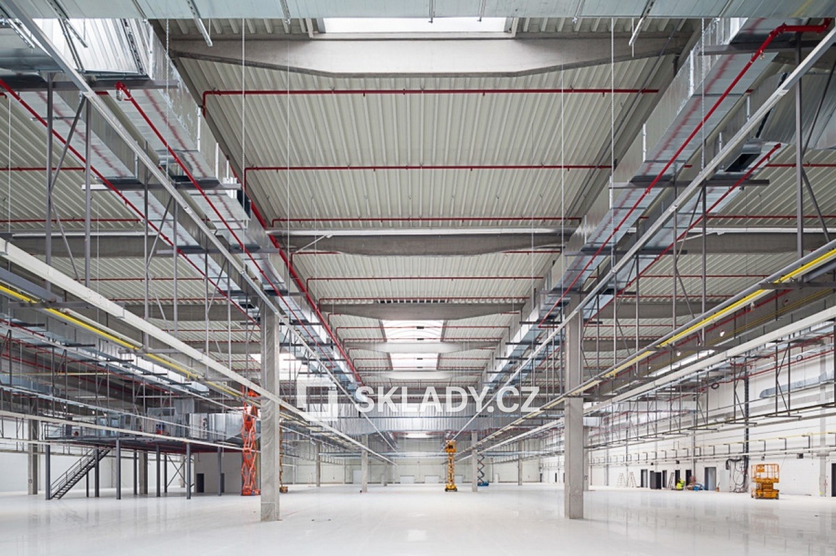 Photo 2 - Commercial property for rent · Warehouse · 3 500 m²