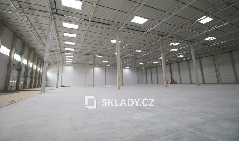 Photo 1 - Commercial property for rent · Warehouse · 2 800 m²
