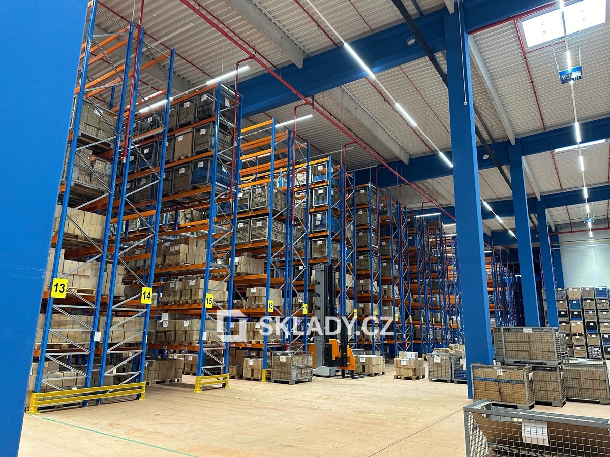 Photo 4 - Commercial property for rent · 2 000 m²