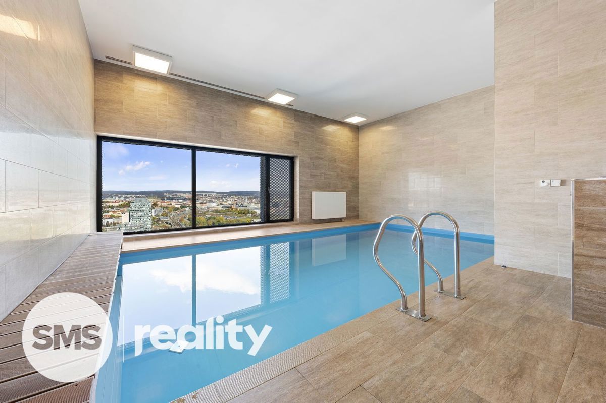 Photo 1 - Apartment for rent · 332 m²
