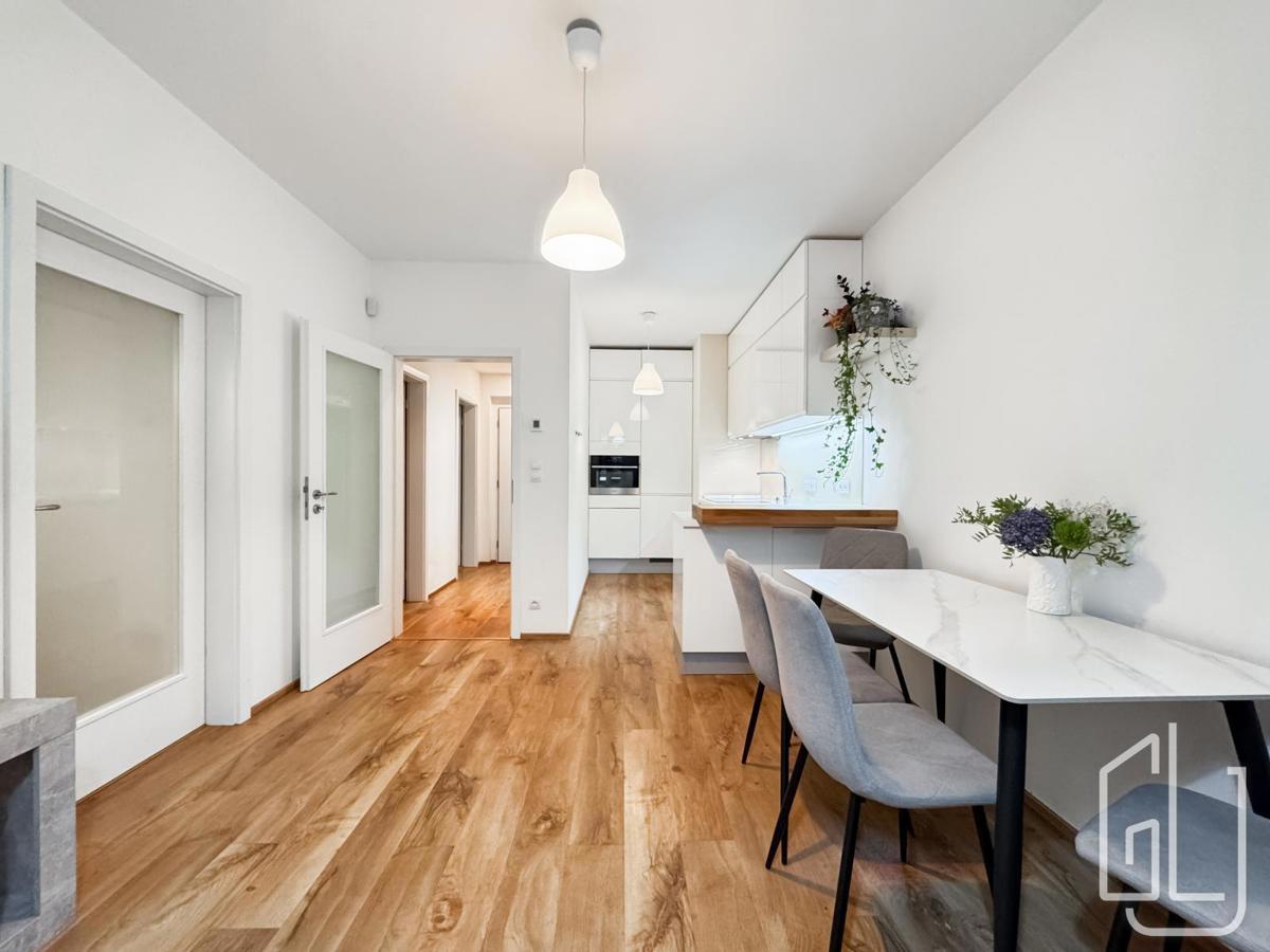 Photo 1 - Apartment for sale · 2+kk · 86 m²