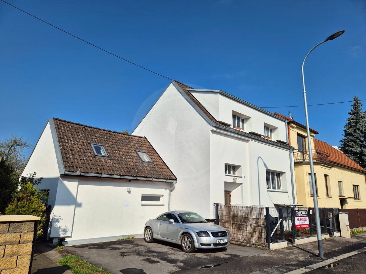 Фото 2 - Продаж будинку · Сімейний будинок · 250 m²