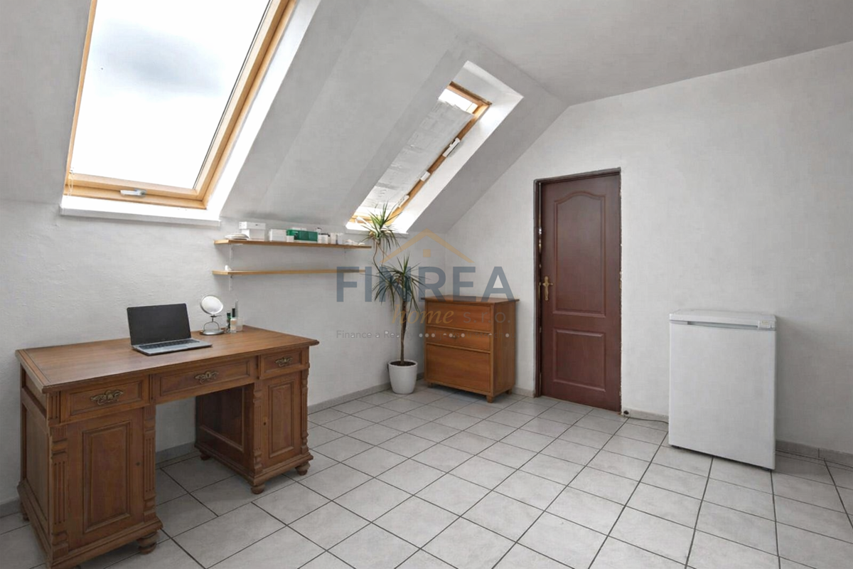 Фото 2 - Продаж будинку · Сімейний будинок · 450 m²