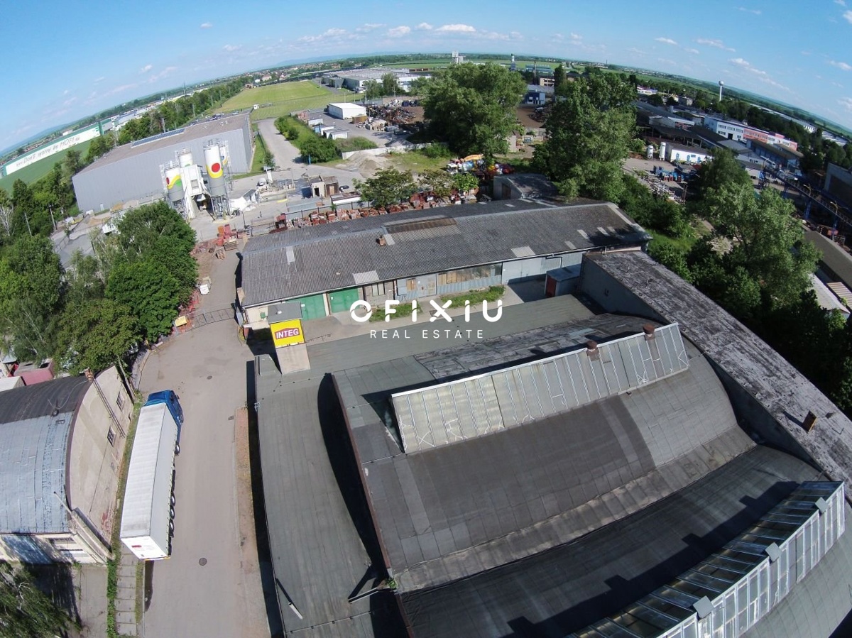 Photo 1 - Commercial property for rent · Warehouse · 584 m²