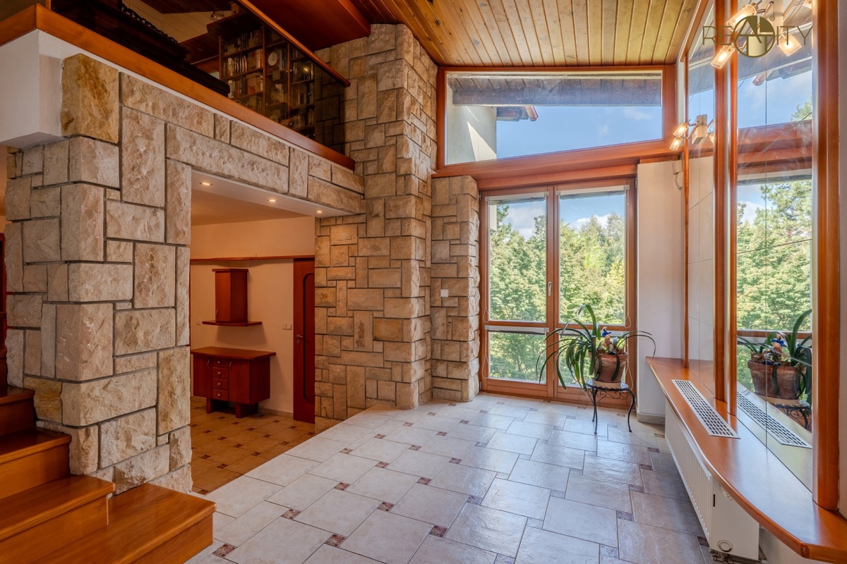 Фото 2 - Продаж будинку · Сімейний будинок · 331 m² · 6 кімнат