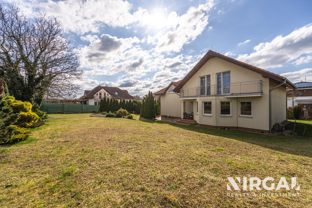 Hình ảnh 1 - Nhà bán · 224 m²