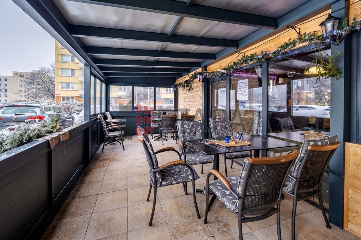 Фото 3 - Продажа коммерческой недвижимости · Ресторан · 390 m²