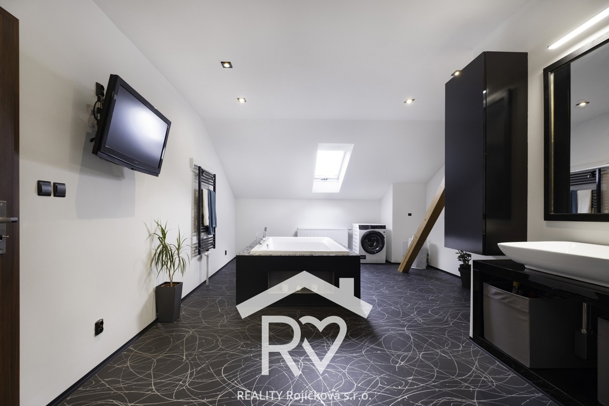 Fotografie 3 - Prodej bytu · 5+kk · 252 m²
