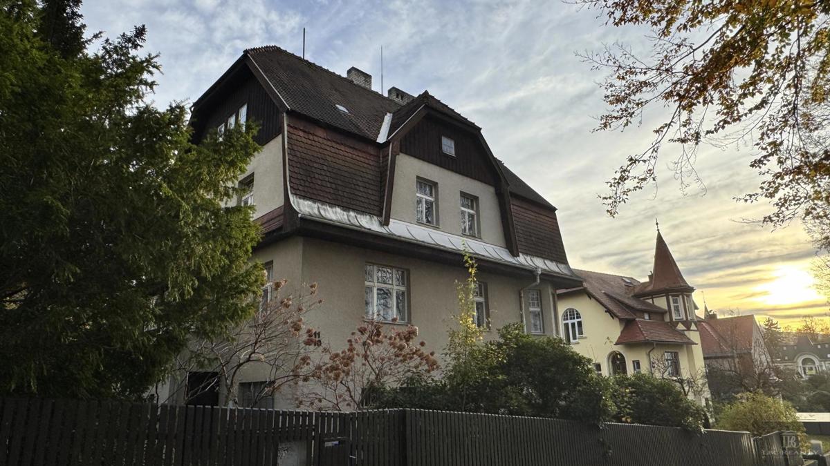 Фото 1 - Продаж будинку · Вілла · 325 m²