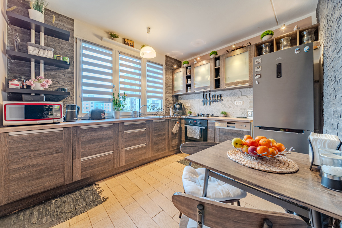 Фото 1 - Продаж квартири · 4+1 · 83 m²