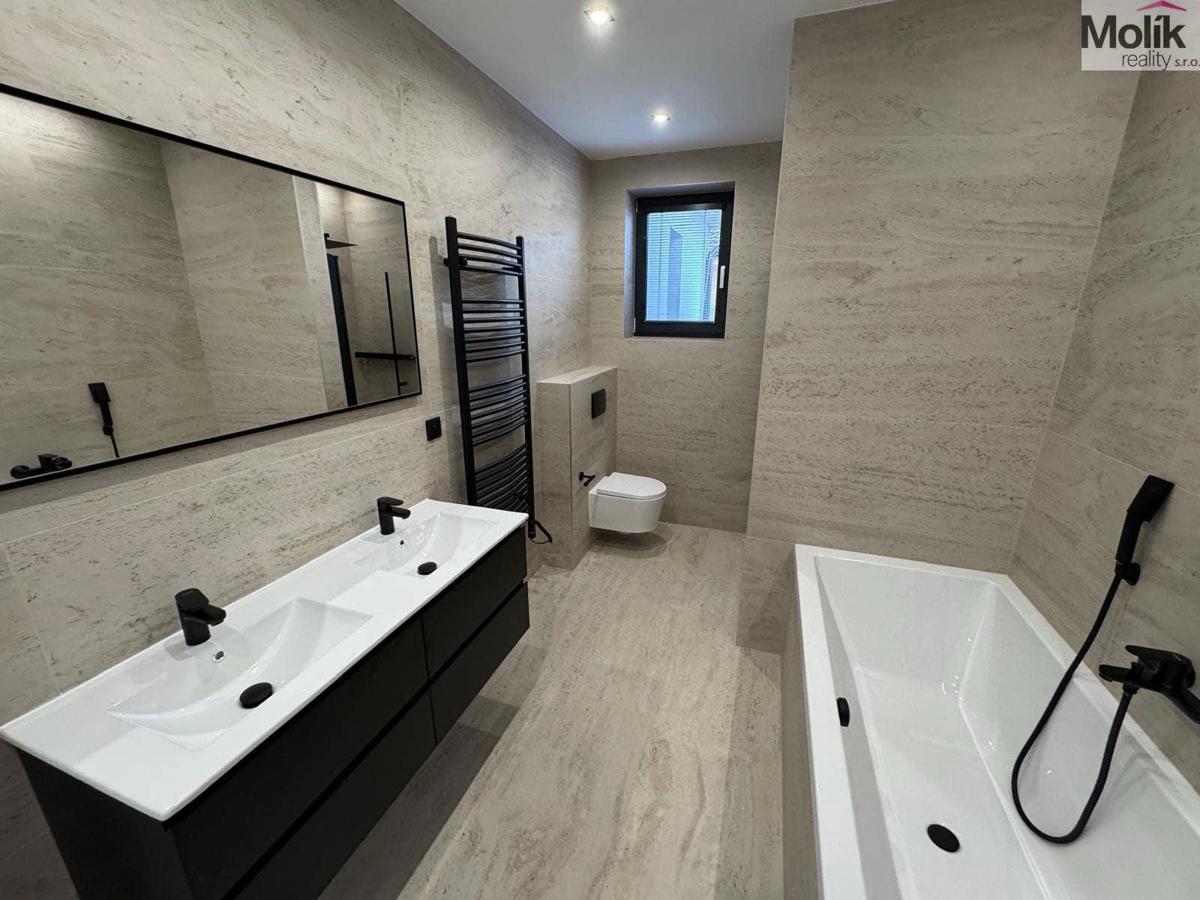 Hình ảnh 3 - Căn hộ cho thuê · 4+kk · 97 m²