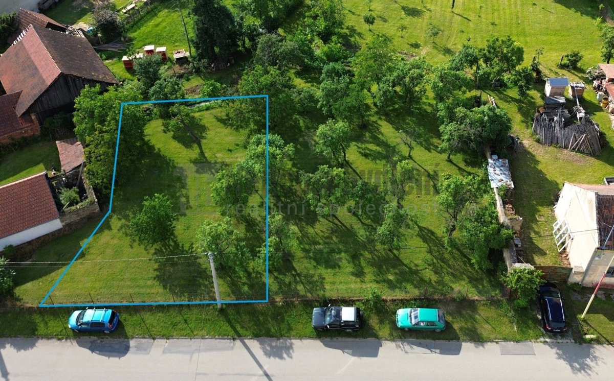 Fotografie 4 - Prodej pozemku · Bydlení · 472 m²
