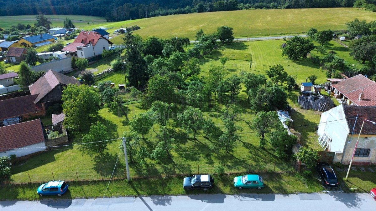 Fotografie 1 - Prodej pozemku · Bydlení · 962 m²