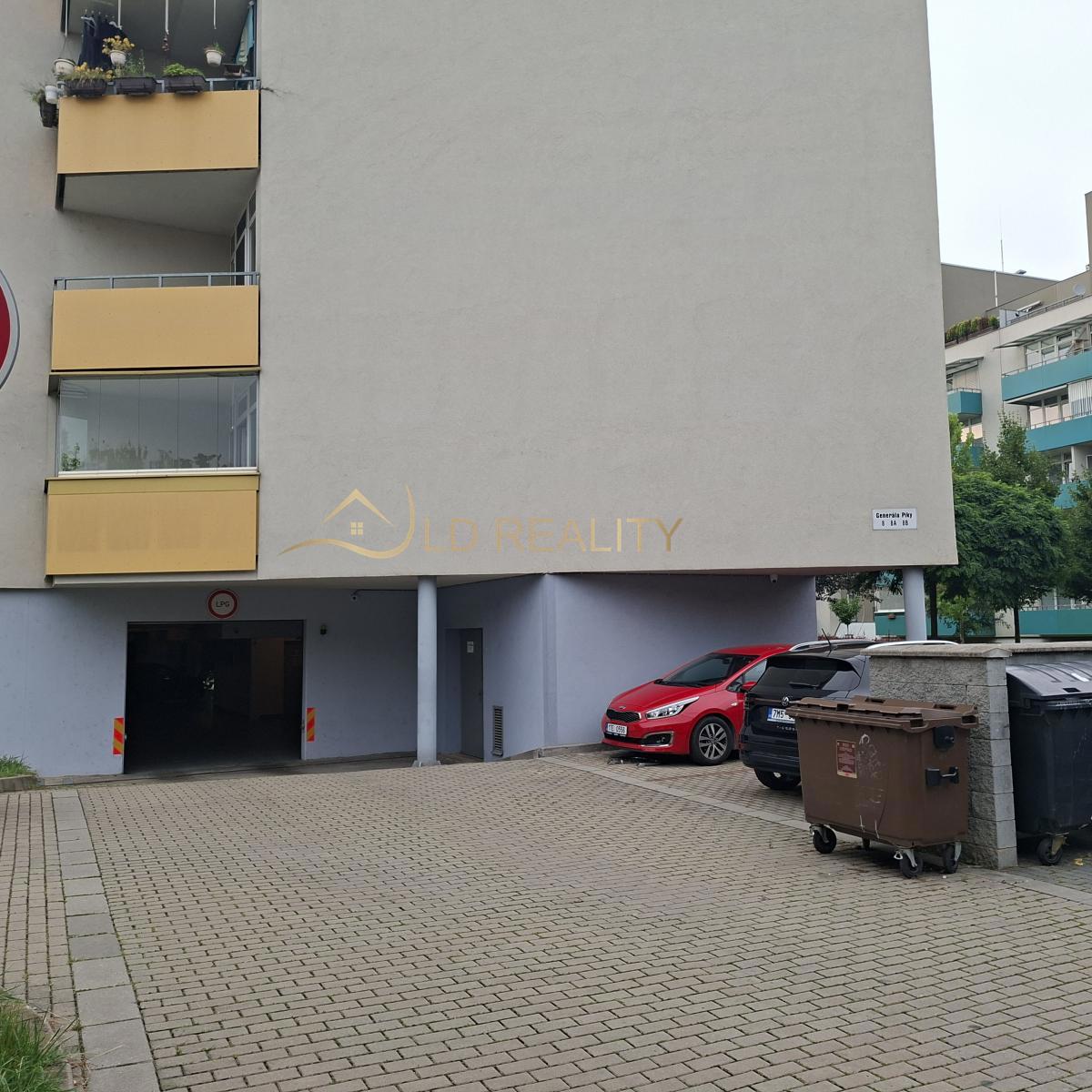 Photo 3 - Garage for rent · 12 m²