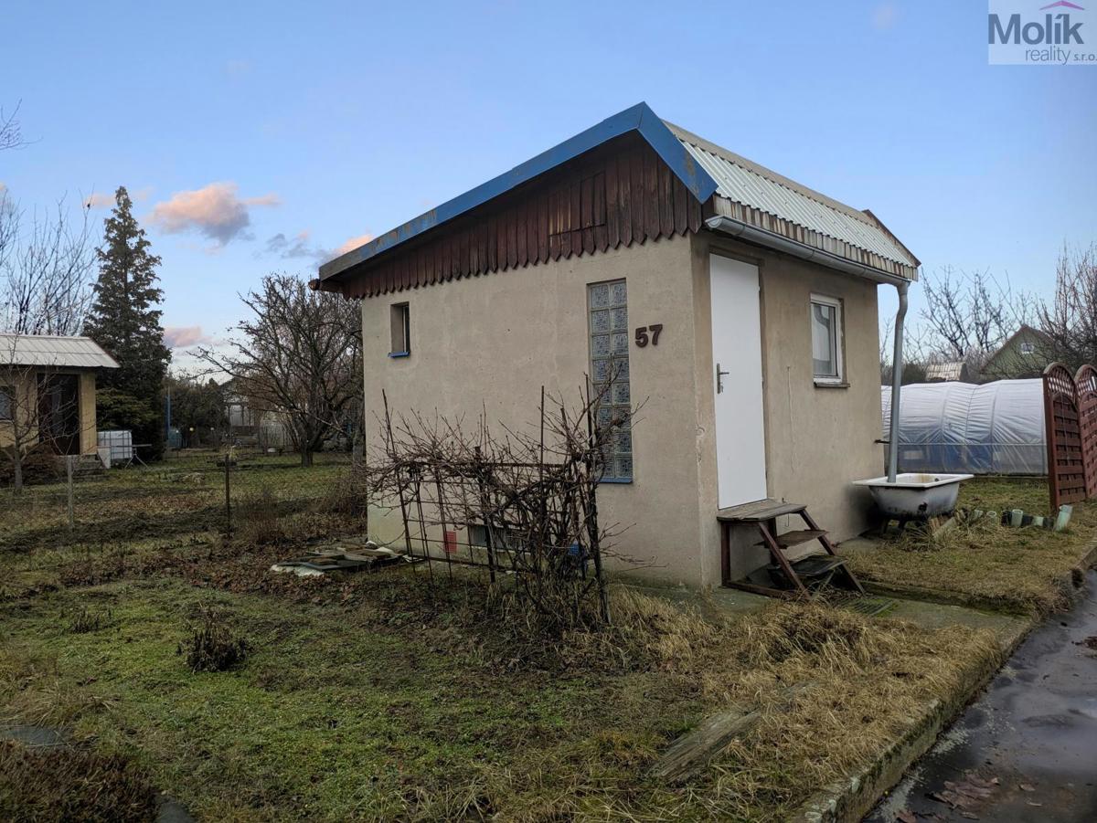 Photo 1 - Land for sale · Garden · 385 m²